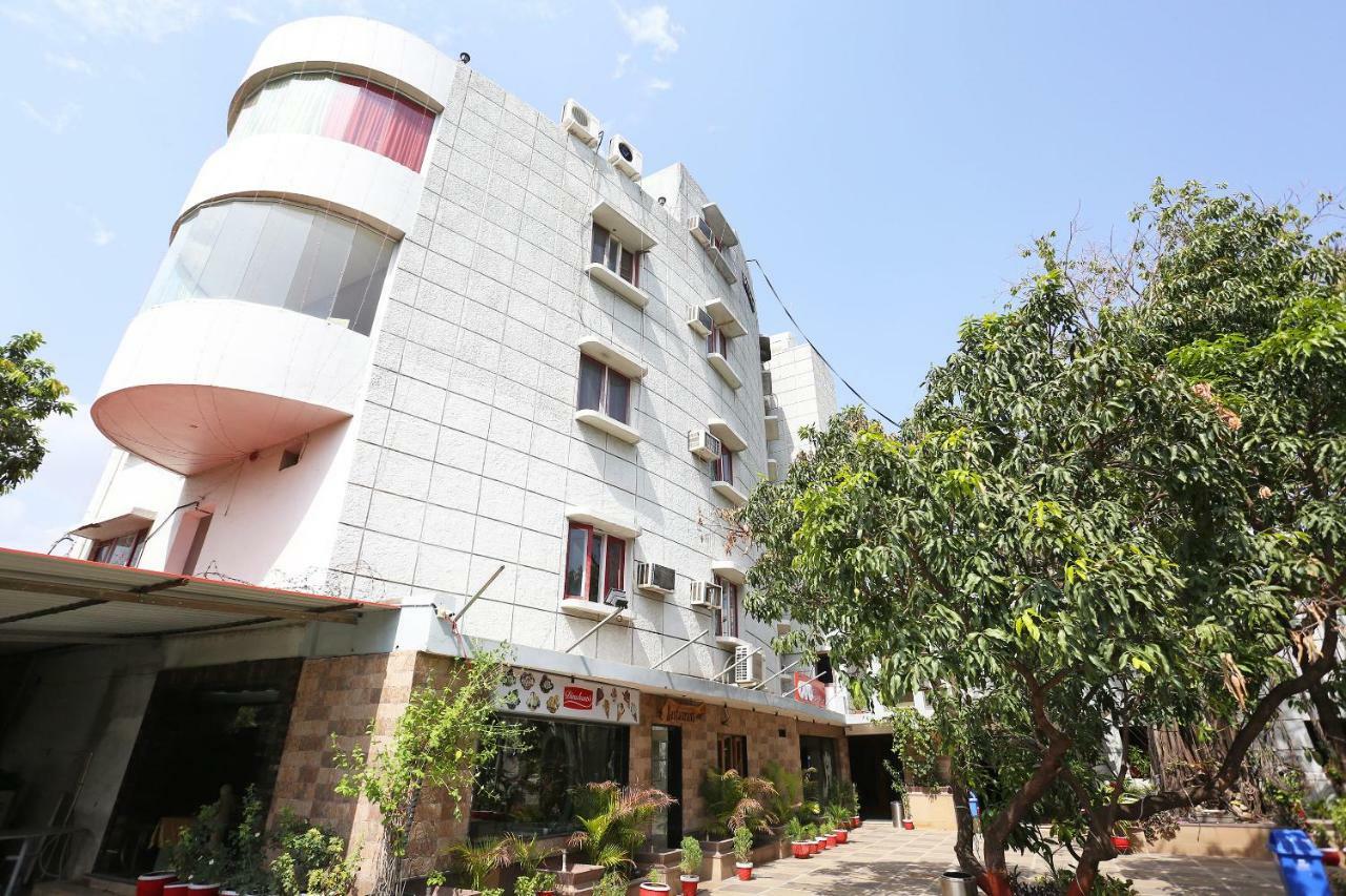 Oyo 29724 Hotel Kokila Resort Jabalpur Extérieur photo